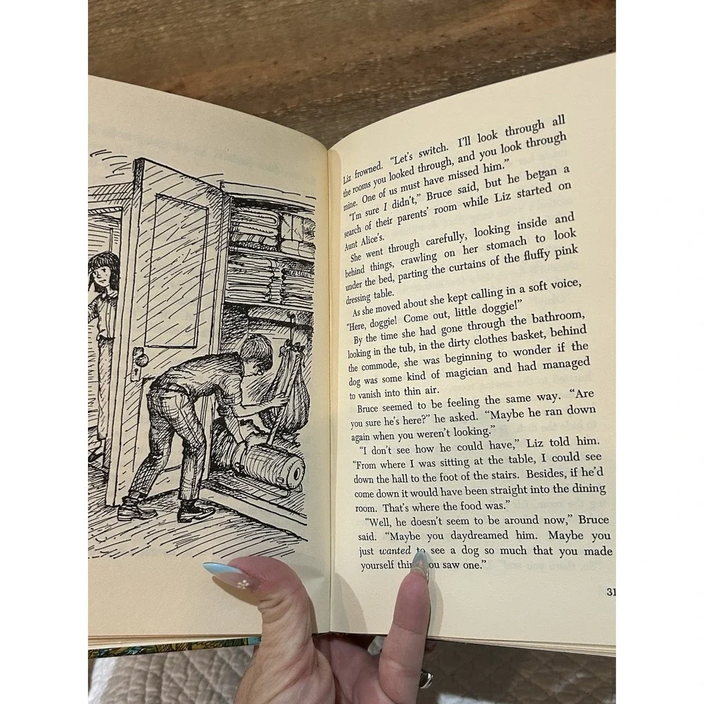Hotel For Dogs‎ Lois Duncan Hardcover 1971 Weekly Reader Children's Book Club